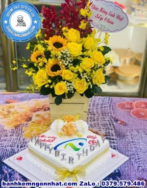 Combo Bánh Kem Và Hoa Tươi 02